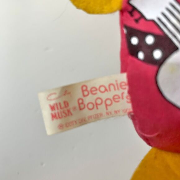 Coty Wild Musk Beanie Boppers Plush 1980s Sachet Russ Berrie White Guitar Pink - Picture 4 of 8
